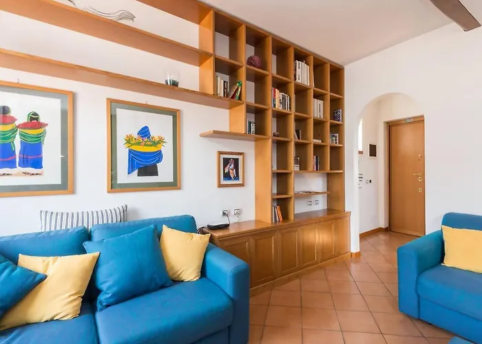 Trevi Luxury With Terrace דירה *